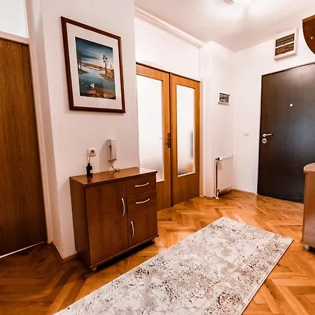 Apartman Centar 2 *