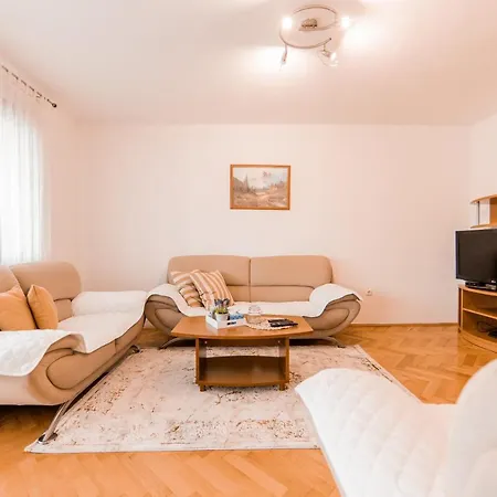 아파트 Apartman Centar 2 *
